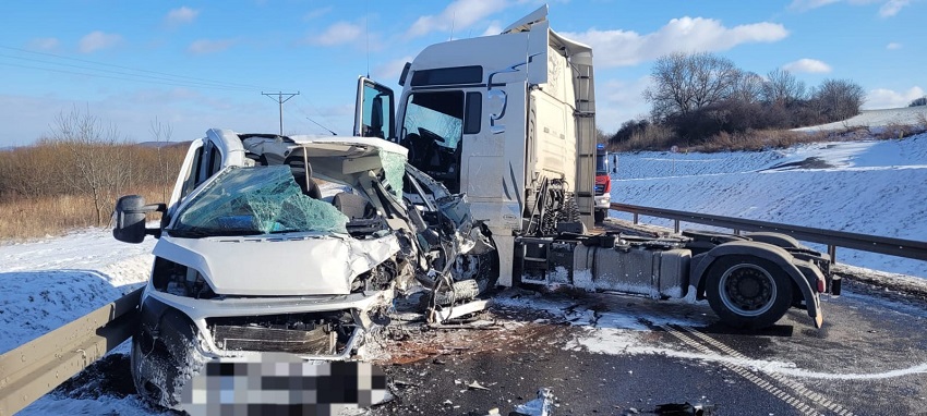 Tragiczny wypadek na obwodnicy Bolkowa Nie żyje kierowca lawety