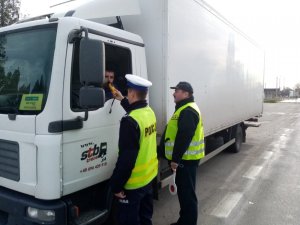 W niedzielę akcja "TRUCK & BUS". Policjanci sprawdzą ciężarówki