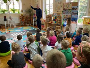 Policjanci z wizytą u przedszkolaków w Targoszynie