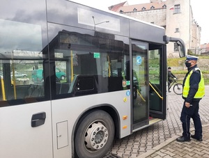 Rozpoczął się weekend. Jednak mimo czasu wolnego, nie zapominajmy o obostrzeniach!