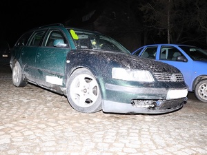 Po alkoholu, bez prawa jazdy, autem sąsiada uszkodził dwa inne pojazdy