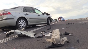 Silny wiatr powodem kolizji na S3. Policja apeluje o ostrożność!