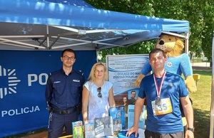 Szef jaworskiej policji pobiegł w 27 Półmaratonie Jaworskim, a jego funkcjonariusze podczas imprezy promowali swój zawód