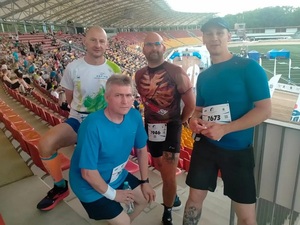 Jaworscy policjanci wzięli udział w nocnym półmaratonie ulicami Wrocławia