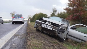 29-latka zakończyła jazdę w przydrożnym rowie. Policja apeluje do kierowców o ostrożność!