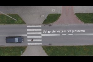 Nie wyprzedzaj przed przejściem dla pieszych!