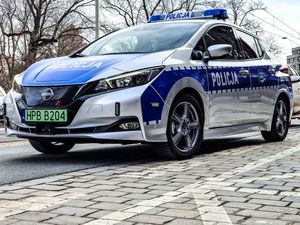 Nowe specjalistyczne pojazdy odebrali dziś dolnośląscy policjanci