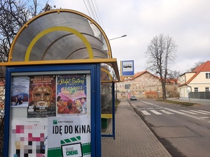 „Promocja zawodu policjanta” - plakaty na tablicach miejskich, przystankach autobusowych i w szkołach