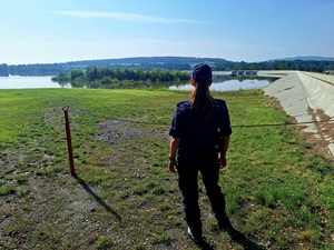 Jaworscy policjanci monitorują stan wody w rzekach