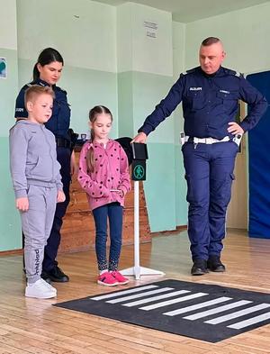 Policjanci z wizytą u uczniów w Szkole Podstawowej nr 2 w Jaworze