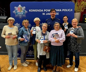 Policjanci zorganizowali debatę społeczną pn. „Bezpieczeństwo Seniorów. Jak chronić seniorów przed oszustami”