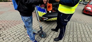 Nietrzeźwy 34-latek jechał hulajnogą elektryczną