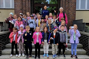 Ważniaki z Akademii Krasnoludków z wizytą w jaworskiej komendzie