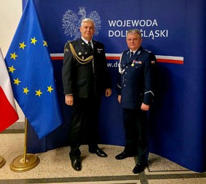 Szef jaworskich policjantów wyróżniony brązową odznaką "Zasłużony dla ochrony Przeciwpożarowej"