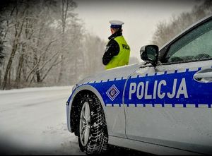 Pierwszy śnieg na drogach. Policja apeluje do kierowców o ostrożność!