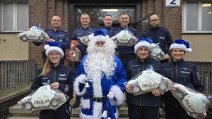 Niebieski Mikołaj - świąteczna misja policjantów z Jawora