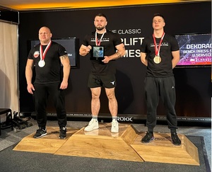 Jaworski policjant zajął I miejsce podczas zawodów The Classic Powerlifting Games