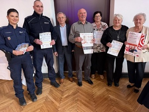 Czujność to najlepsza ochrona. Policjanci z wizytą u bolkowskich seniorów.