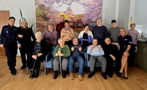 Dzień kajdanek w Domu Dziennego Pobytu „Senior+”