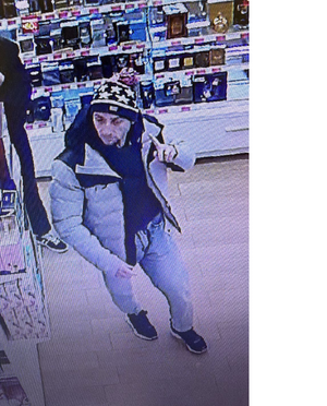 Rozpoznajesz te osoby? Skontaktuj się z policjantami!