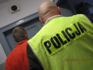 Jaworscy policjanci nie odpuszczają. Osoby poszukiwane nadal są zatrzymywane.