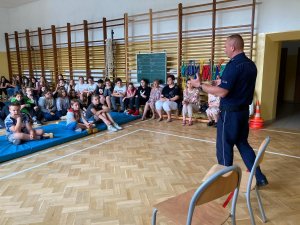 Spotkanie policjantów z uczniami Szkoły Podstawowej w Wądrożu Wielkim