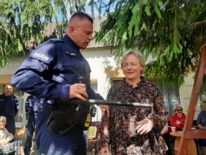 Nie tylko o specyfice pracy policjanta mundurowi rozmawiali z seniorami