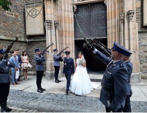 Ślub z policyjnym ceremoniałem