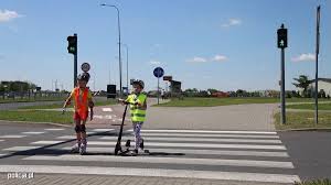 Dojedźmy bezpiecznie do szkoły. Również na urządzeniach wspomagających ruch