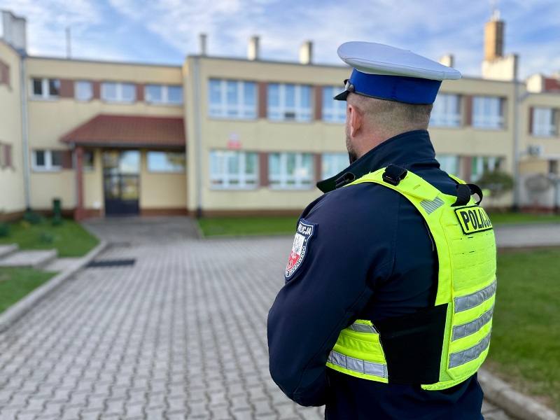 Zwiększona obecność policji w rejonie szkół w Jaworze